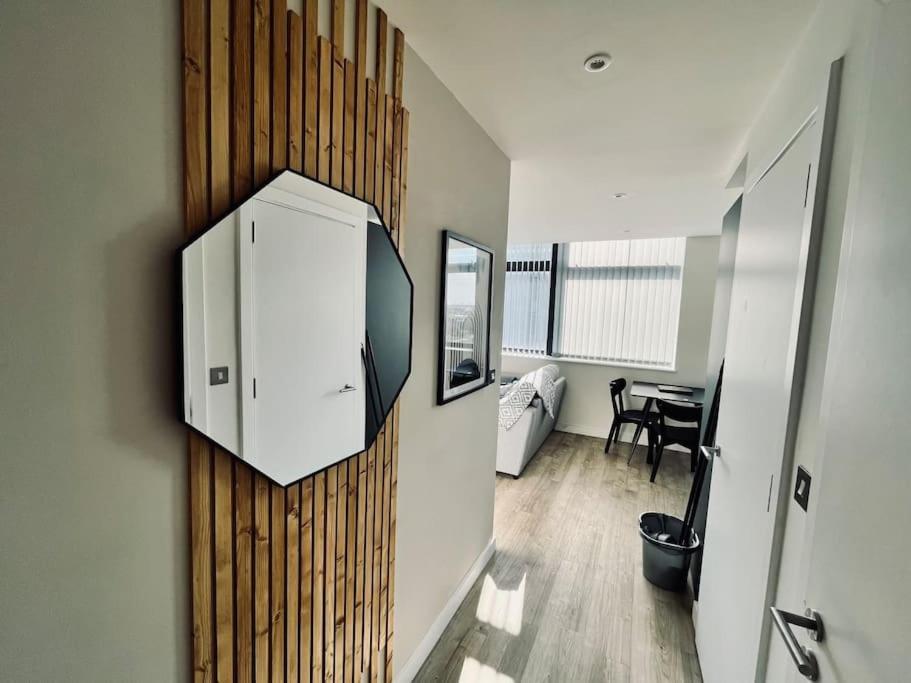 Stunning One Bedroom Apartment In Old Trafford Манчестер Экстерьер фото