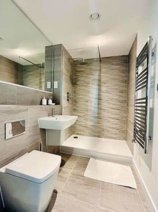Stunning One Bedroom Apartment In Old Trafford Манчестер Экстерьер фото